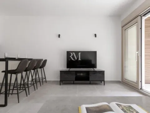 Izdavanje, jednosoban stan, 61m², Kotor, Crna Gora - image 10