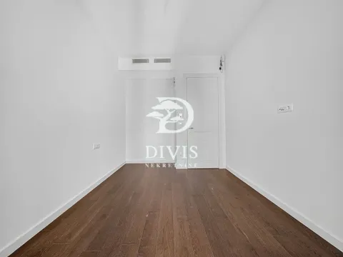 Sale, four bedroom apartment, 132m², Vračar Hram, Vračar Sve Podlokacije - image 13