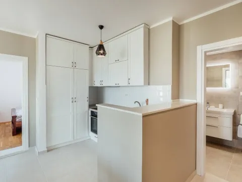 Izdavanje, dvosoban stan, 54m², Tivat, Crna Gora - image 5