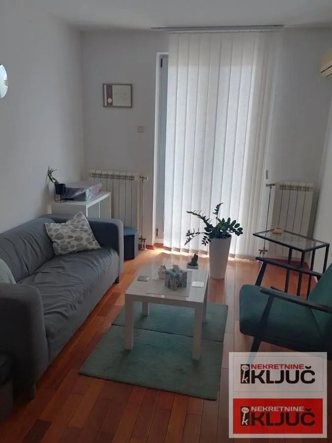 Prodaja, jednosoban stan, 28m², Bulevar Oslobodjenja, Novi Sad Sve Podlokacije
