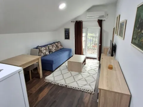 Izdavanje, garsonjera, 22m², Dalmatinska ulica, Podgorica - image 6