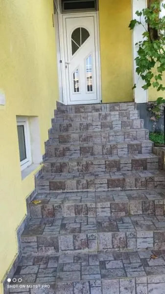 Izdavanje, dvosoban stan, 47m², Bar, Crna Gora