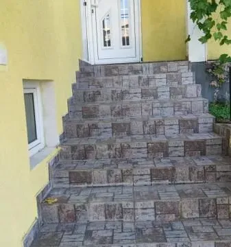 Izdavanje, dvosoban stan, 47m², Bar, Crna Gora