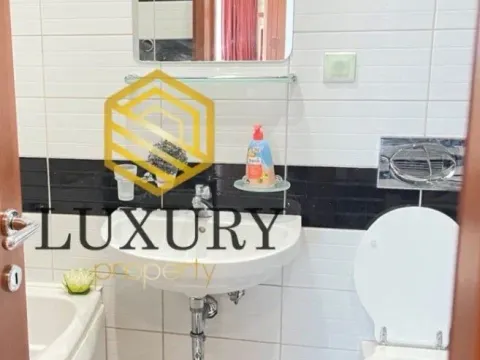 Izdavanje, dvosoban stan, 100m², Centar, Podgorica - image 2