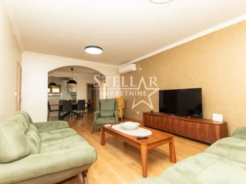 Prodaja, kuća, 200m², Rogami, Podgorica - image 14