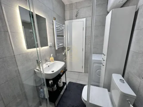 Izdavanje, trosoban stan, 52m², Centar, Novi Sad - image 10