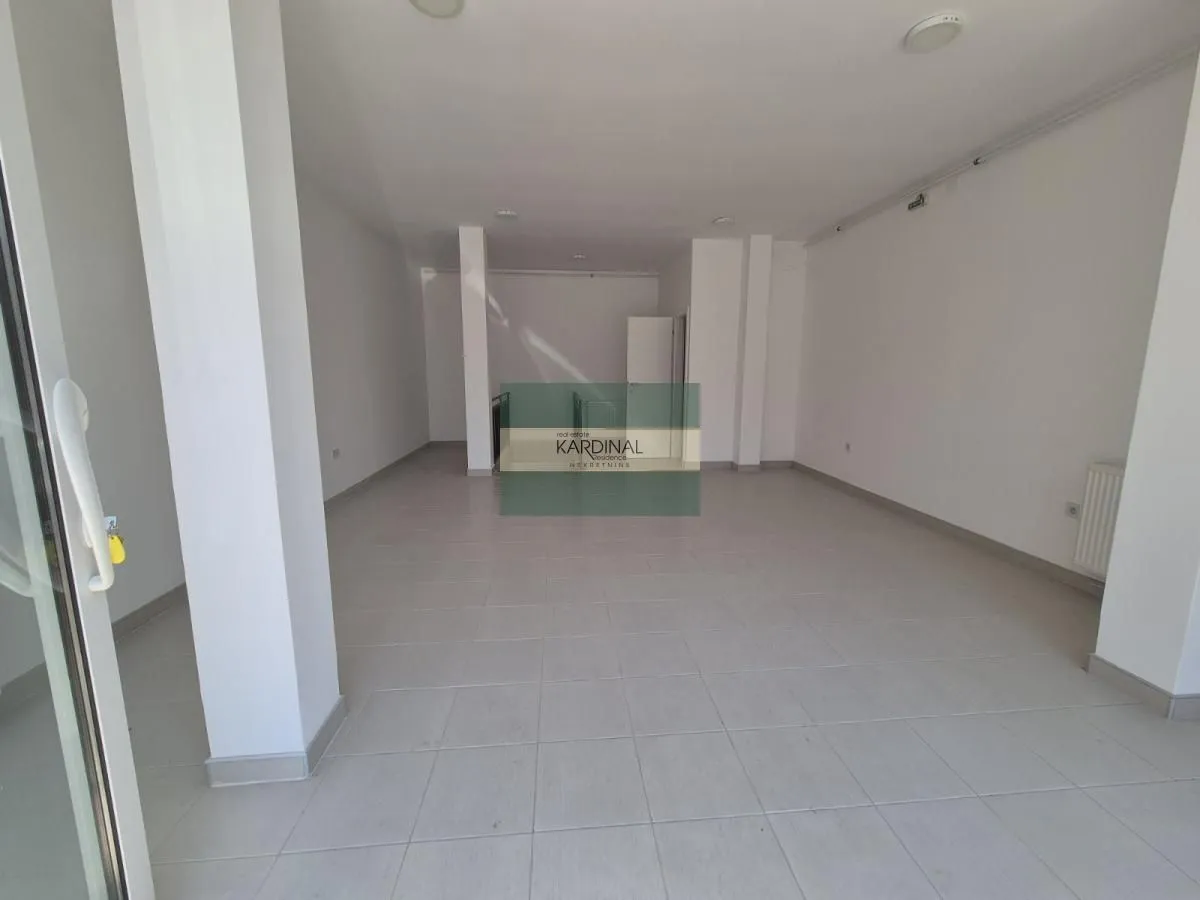 Rent, office space, 75m², Jagodina, Srbija