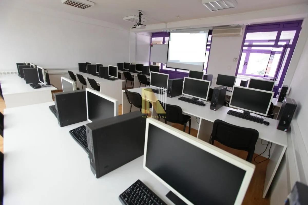 Rent, office space, 500m², Adamovićevo Naselje, Novi Sad Sve Podlokacije