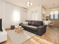 Izdavanje, dvosoban stan, 58m², Centar, Budva - image 7