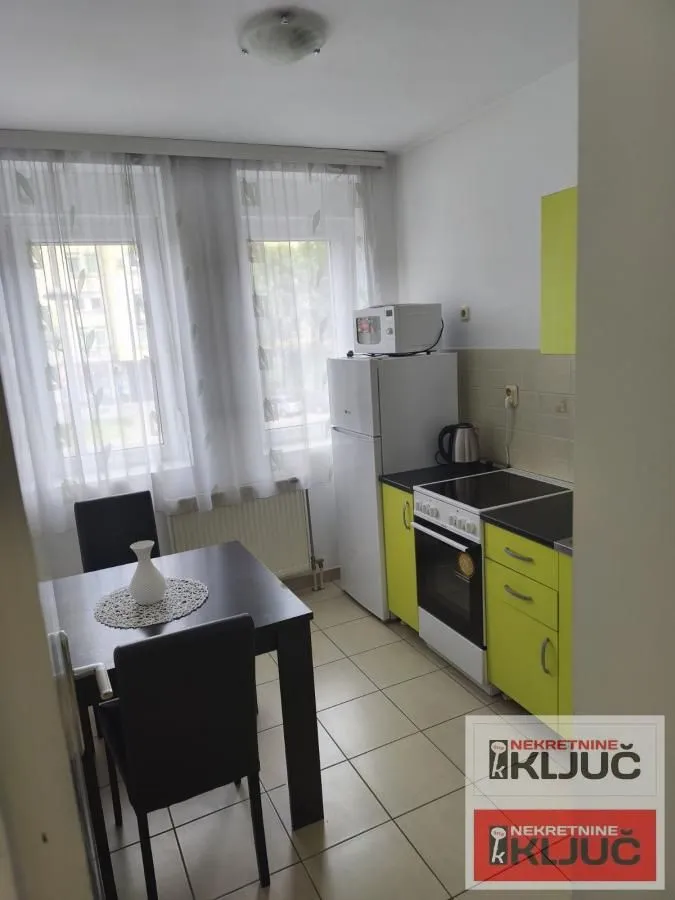 Izdavanje, jednosoban stan, 28m², Bulevar Evrope, Novi Sad Sve Podlokacije
