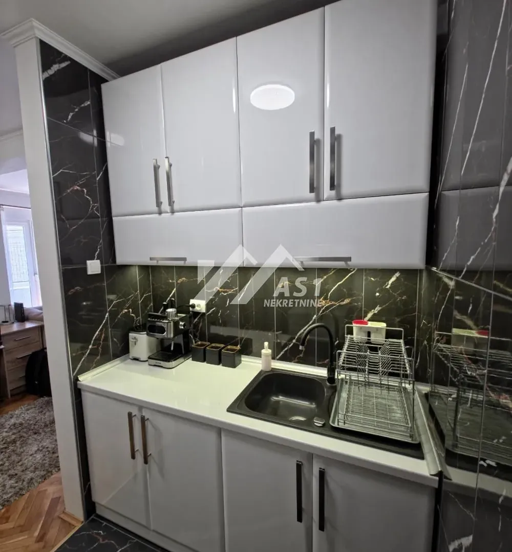 Izdavanje, dvosoban stan, 44m², Grbavica, Novi Sad Sve Podlokacije