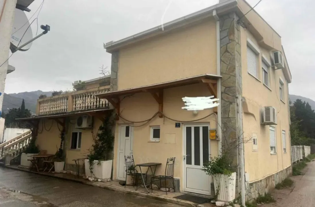 Sale, house, 220m², Bar, Crna Gora