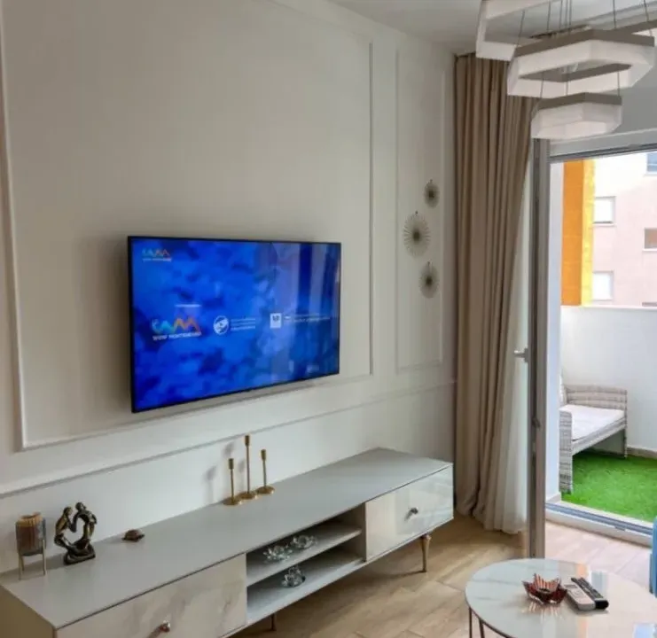 Izdavanje, dvosoban stan, 69m², Budva, Crna Gora