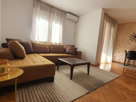 Izdavanje, jednosoban stan, 55m², Dalmatinska ulica, Podgorica - image 6