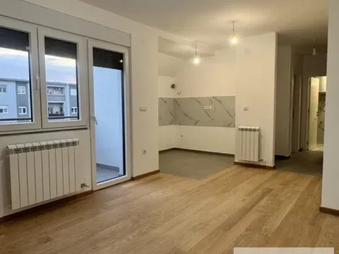 Stan in Surčin