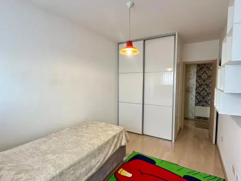 Izdavanje, trosoban stan, 76m², City Kvart, Podgorica - image 10
