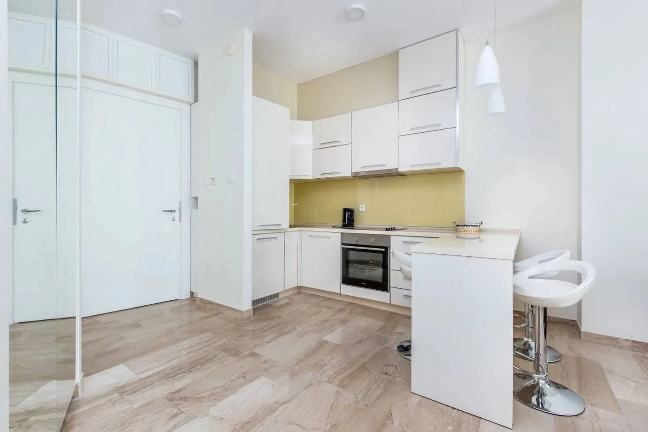 Rent, one bedroom apartment, 63m², Tre Canne, Budva