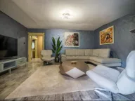 Izdavanje, trosoban stan, 150m², Muo, Kotor - image 8