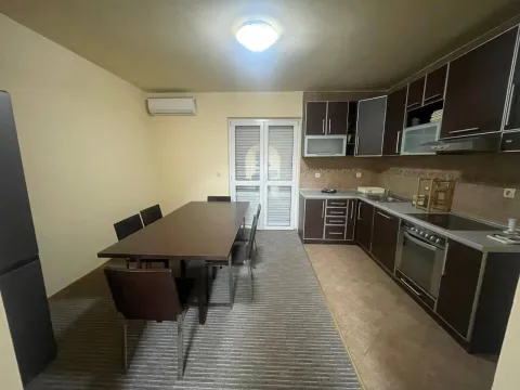 Izdavanje, trosoban stan, 100m², Tološi, Podgorica - image 4