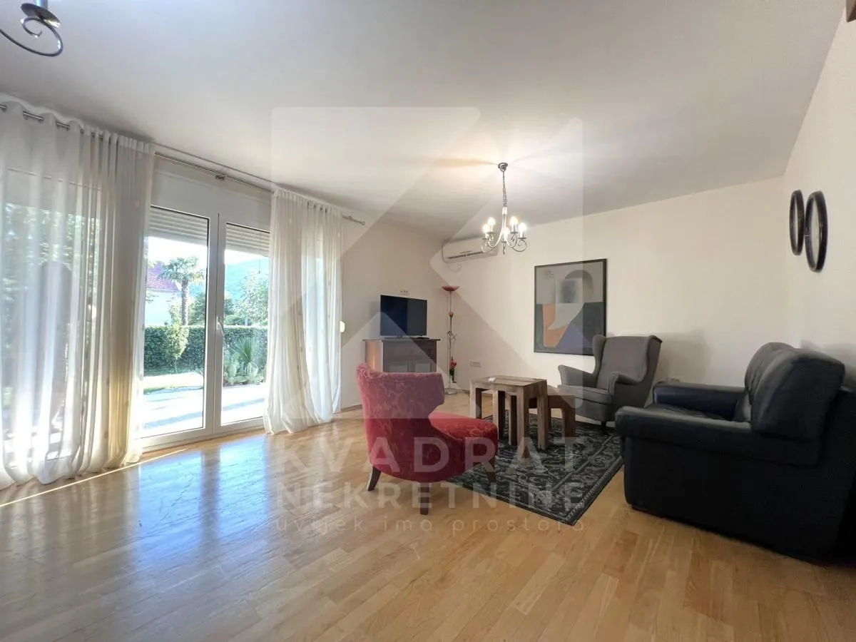 Prodaja, kuća, 200m², Tološi, Podgorica