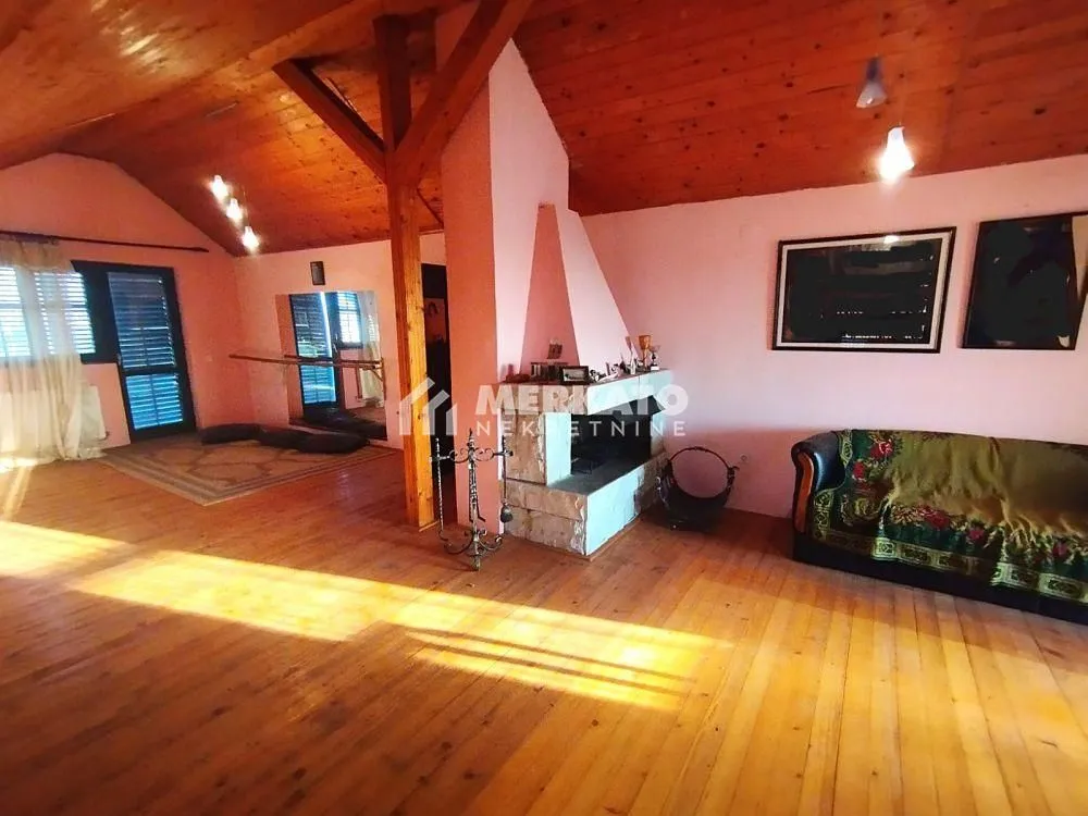 Prodaja, kuća, 390m², Gradnulica, Zrenjanin