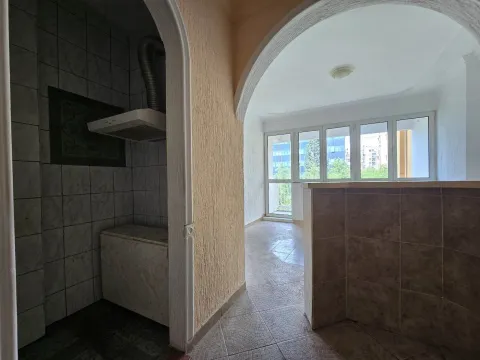 Prodaja, stan, 71m², Pejton, Podgorica - image 11
