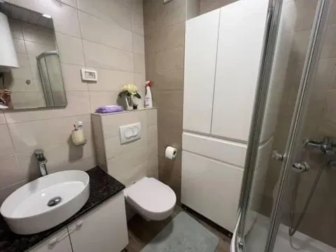 Izdavanje, jednosoban stan, 47m², City Kej, Podgorica - image 10