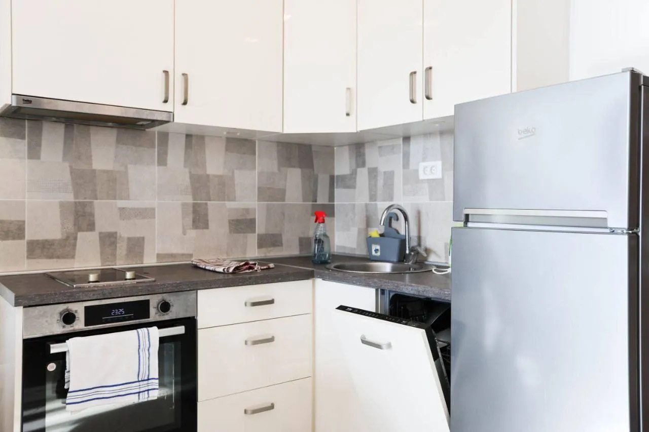 Rent, one bedroom apartment, 40m², Bečići, Budva