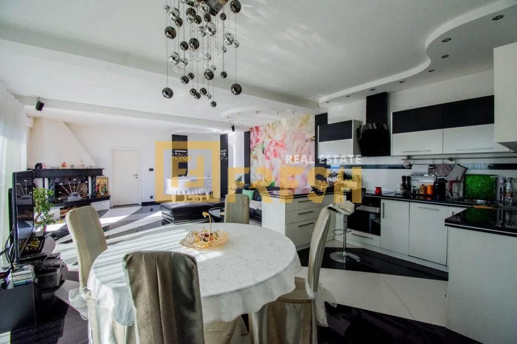 Sale, house, 550m², Budva, Crna Gora