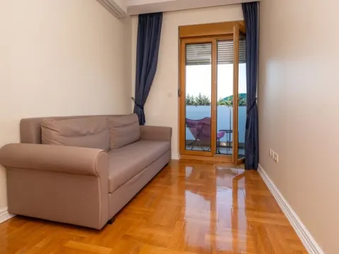 Izdavanje, trosoban stan, 110m², Preko Morače, Podgorica - image 12