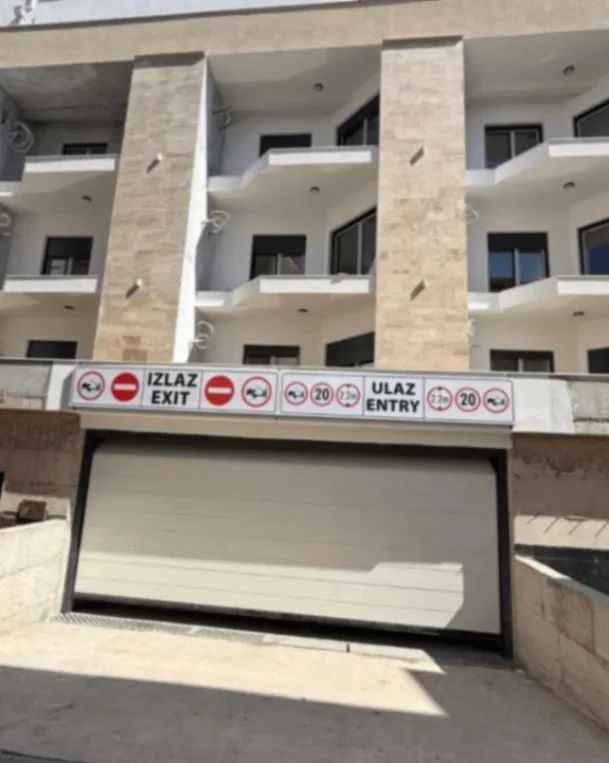 Sale, three bedroom apartment, 84m², Maine, Budva