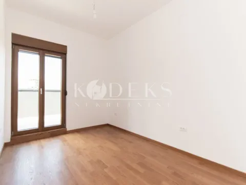 Prodaja, četvorosoban stan, 221m², Vezirov Most, Podgorica - image 19