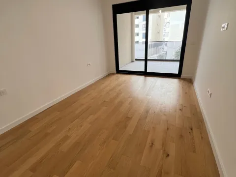 Rent, one bedroom apartment, 72m², Centar, Bar - image 5