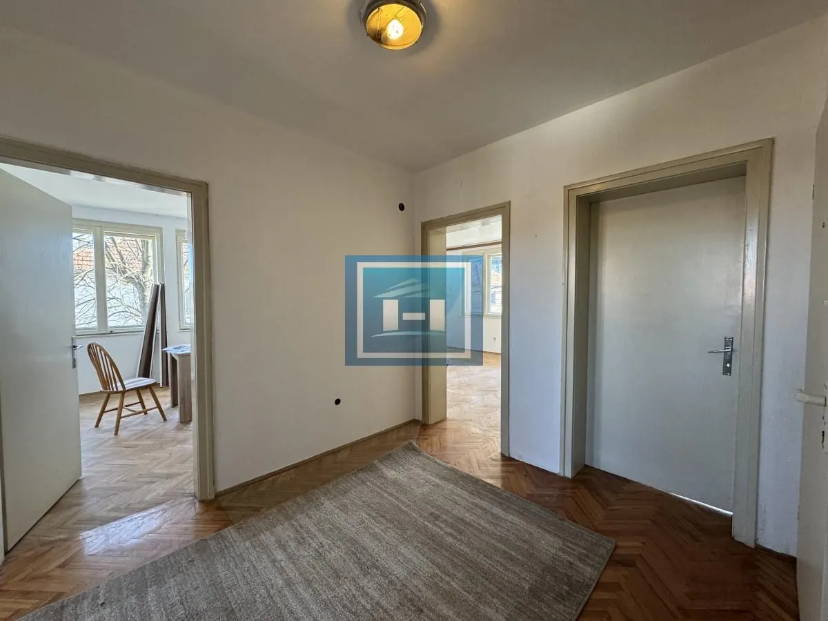 Prodaja, trosoban stan, 77m², Centar, Ćuprija
