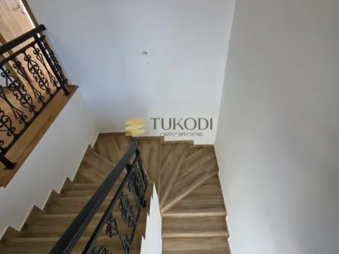 Prodaja, trosoban stan, 80m², Mišeluk, Petrovaradin - image 17