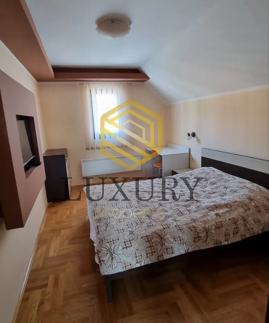 Izdavanje, kuća, 102m², Centar, Kolašin
