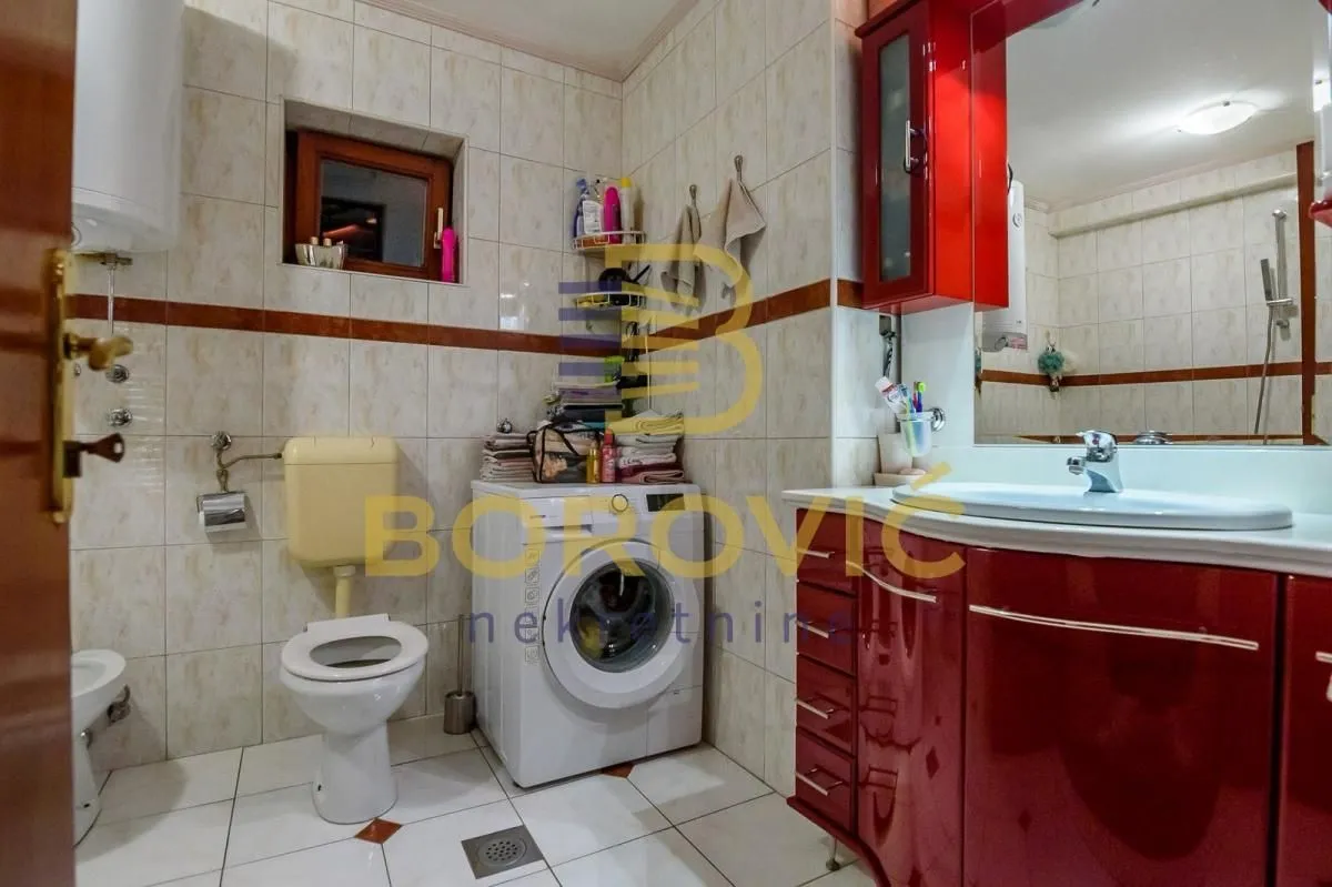 Sale, four bedroom apartment, 104m², Stari Grad, Beograd