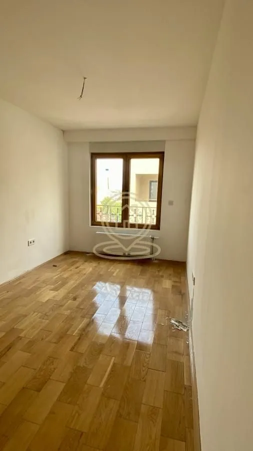 Prodaja, četvorosoban stan, 92m², Crveni Pevac, Niš