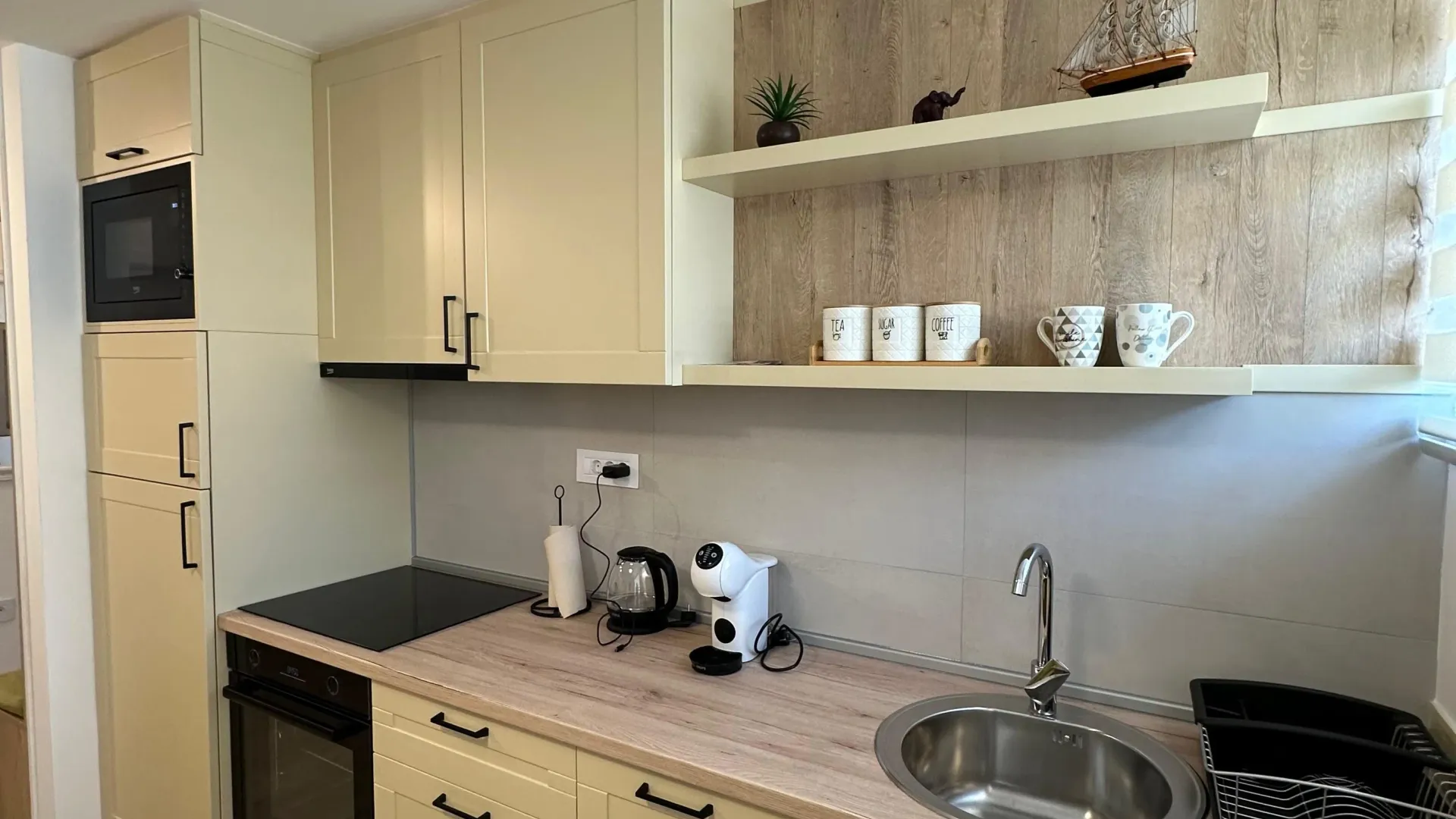 Rent, two bedroom apartment, 70m², Centar, Tivat