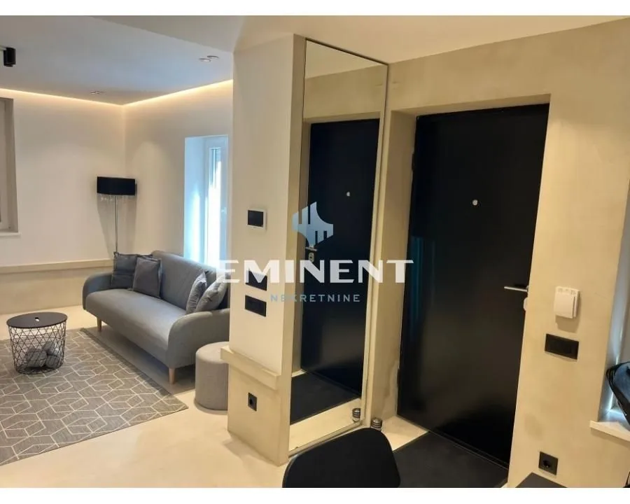 Izdavanje, dvosoban stan, 50m², Vračar Sve Podlokacije, Beograd