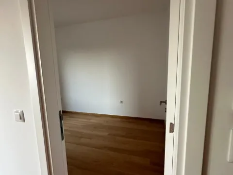 Sale, one bedroom apartment, 42m², Bečići, Budva - image 9