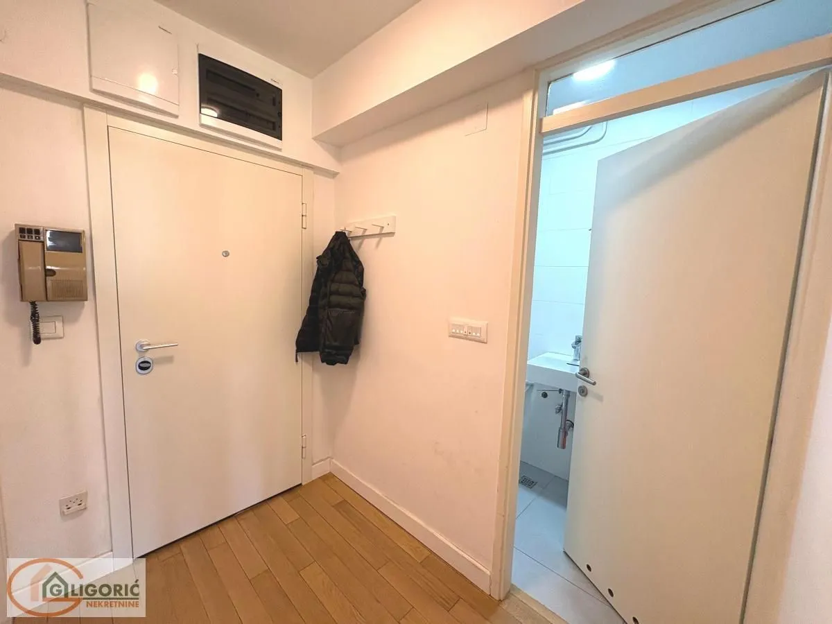 Prodaja, trosoban stan, 86m², Gundulićev Venac, Beograd