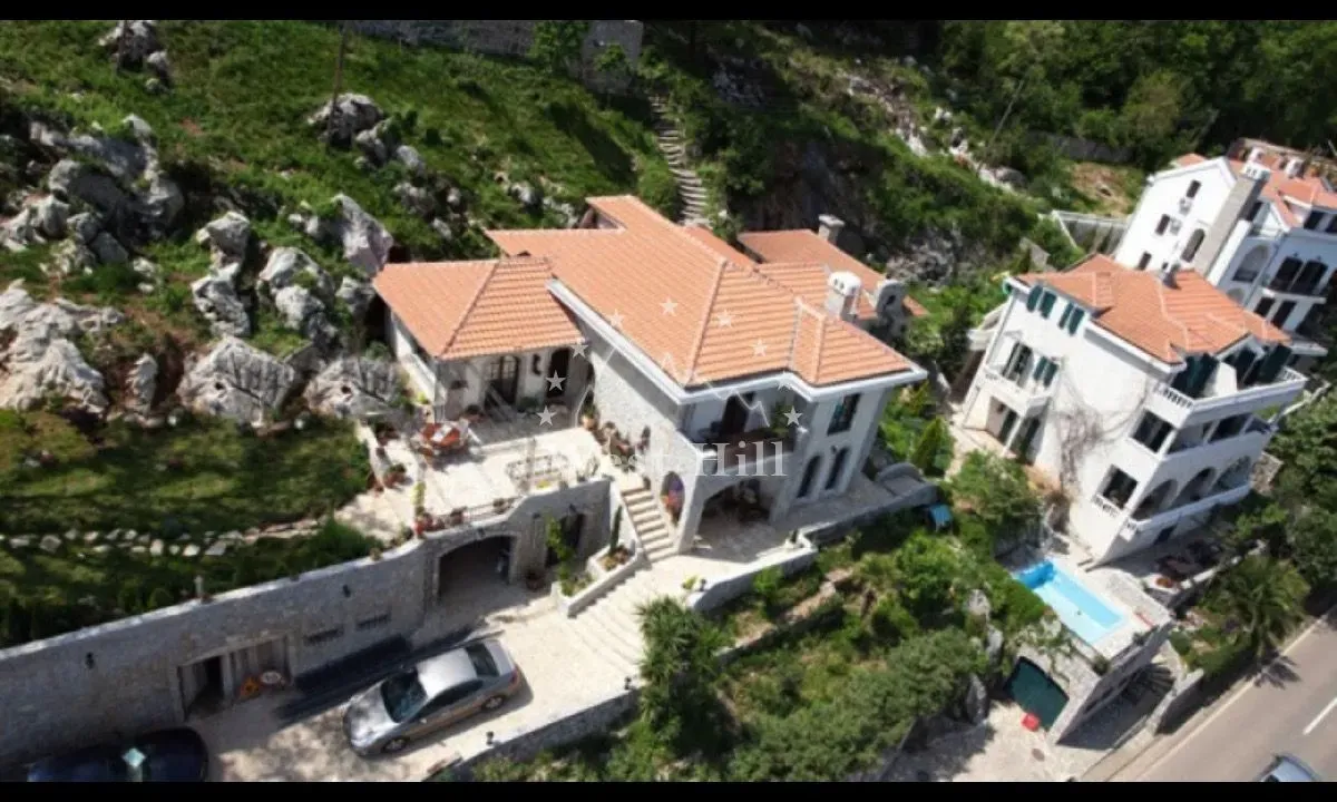 Sale, house, 235m², Kostanjica, Kotor