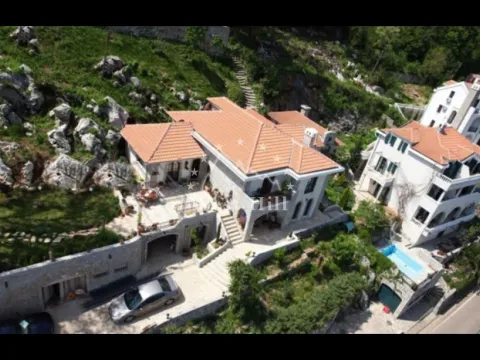 Sale, house, 235m², Kostanjica, Kotor