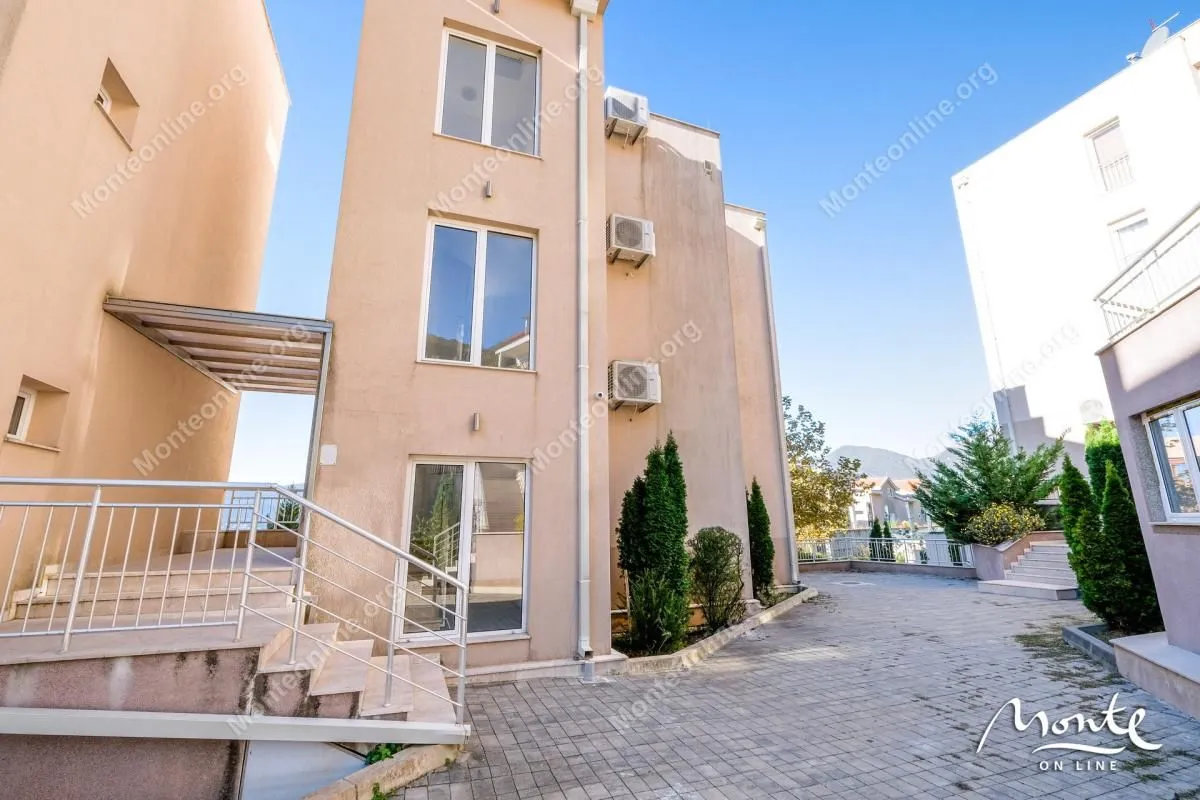Prodaja, dvosoban stan, 66m², Tivat, Crna Gora