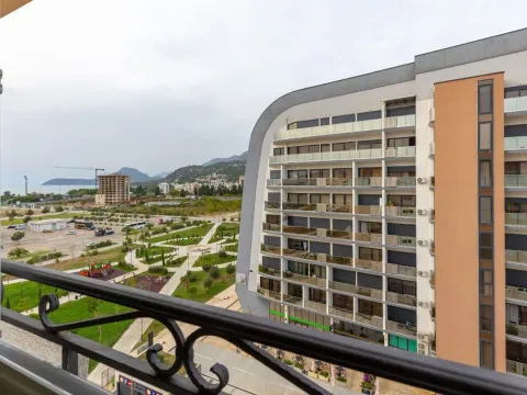 Prodaja, jednosoban stan, 39m², Centar, Bar - image 1