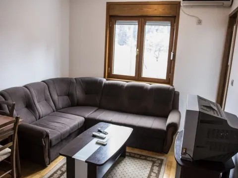 Rent, two bedroom apartment, 33m², Ljubović, Podgorica - image 2