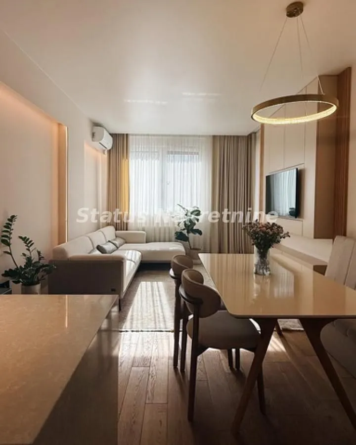 Izdavanje, stan, 112m², Centar, Novi Sad