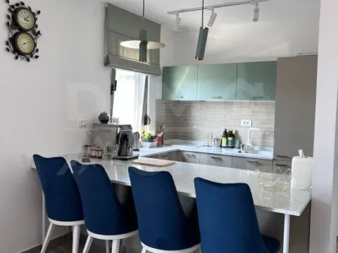 Izdavanje, dvosoban stan, 80m², Tivat, Crna Gora - image 7