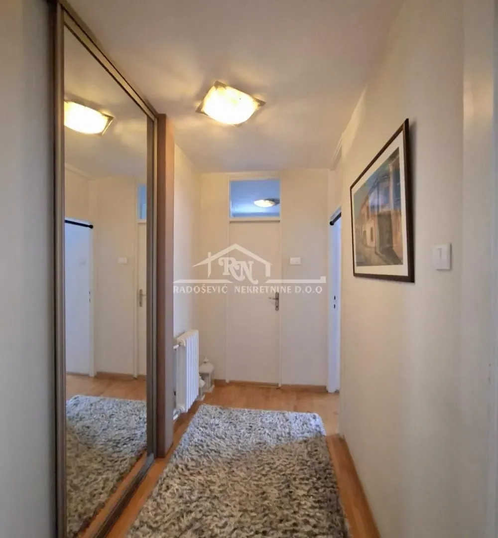Prodaja, trosoban stan, 77m², Banjica, Voždovac Sve Podlokacije